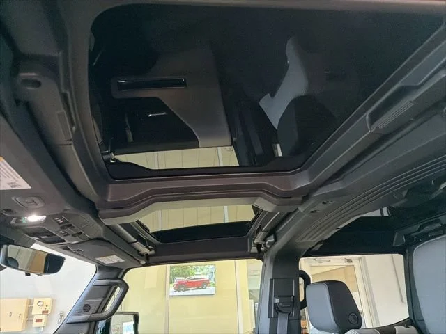 2026 GMC HUMMER EV 2X - Photo 18