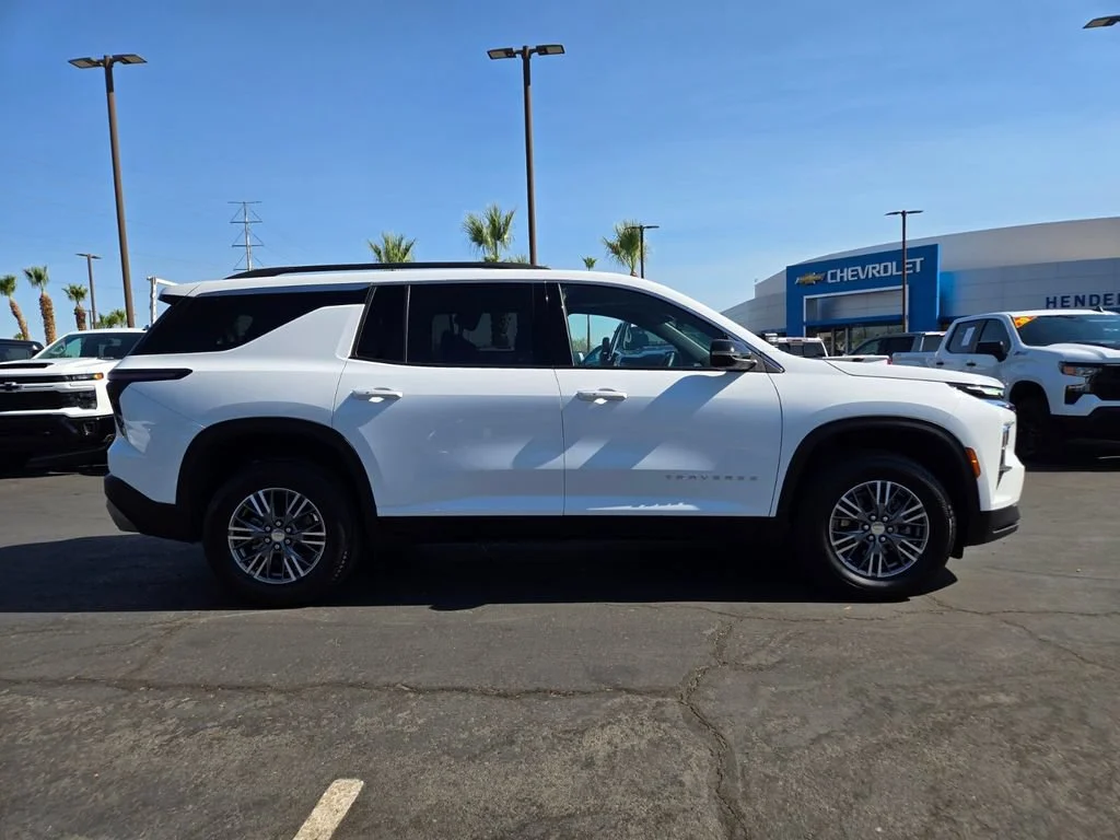 Used 2025 Summit White Chevrolet LT image 7