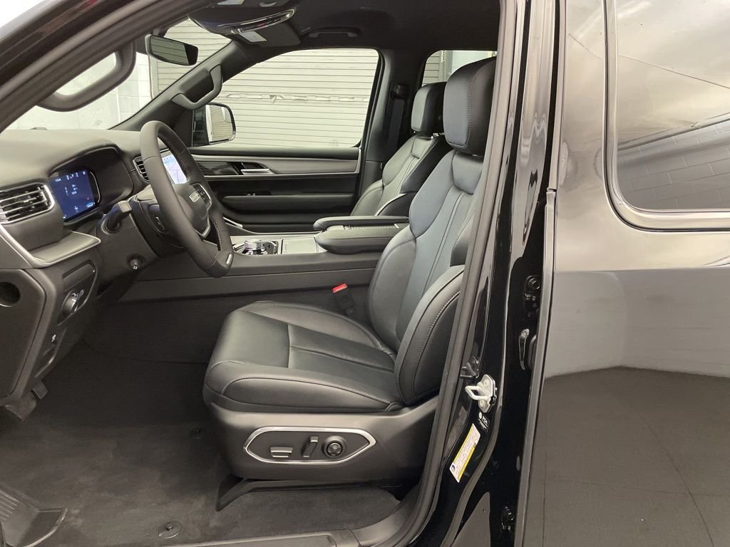 New 2026 High Gloss Black Jeep Limited Altitude image 17