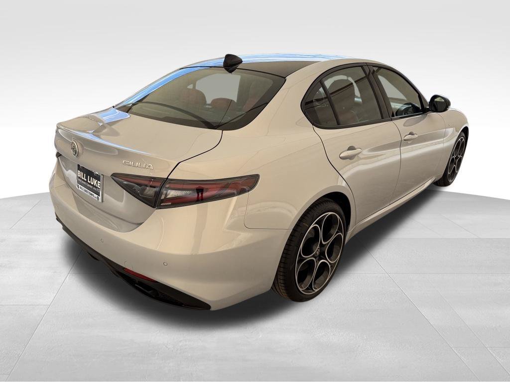 New 2026 Moonlight Gray Metallic Exterior Paint Alfa Romeo Base image 5