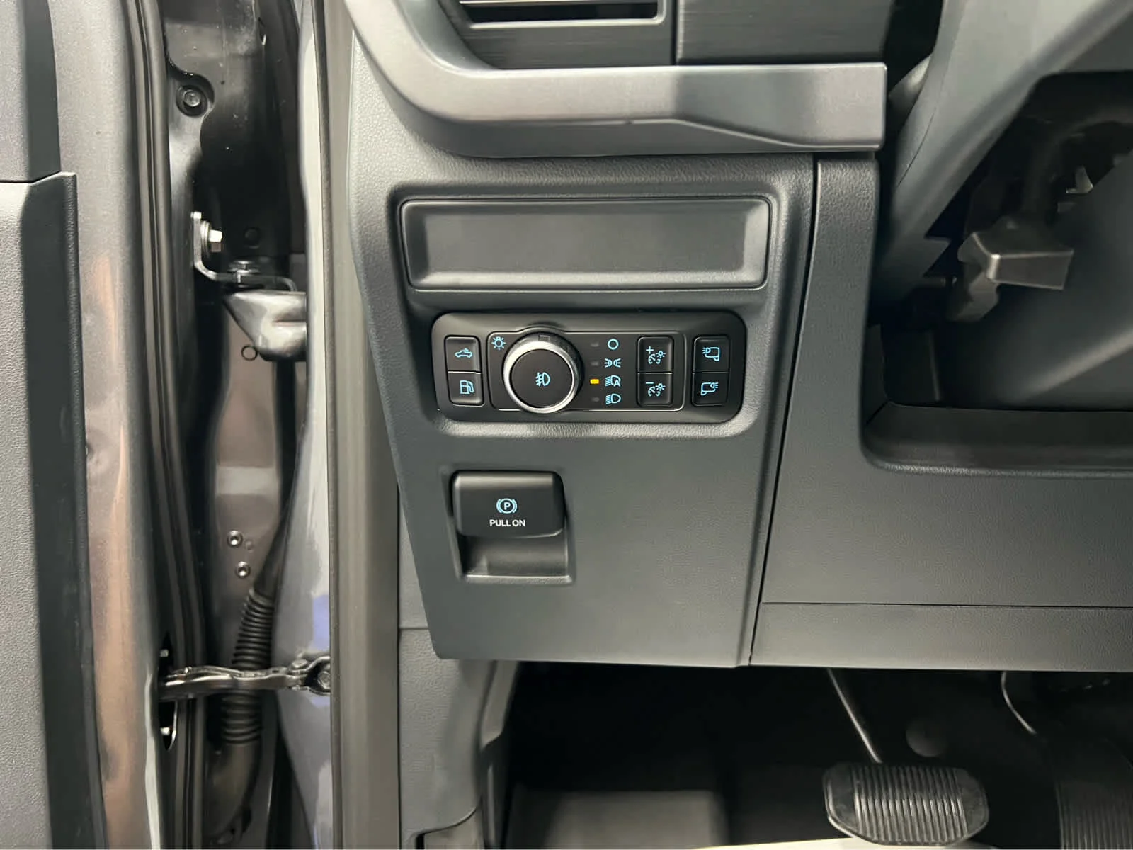 Used 2025 Carbonized Gray Metallic Ford XLT image 10