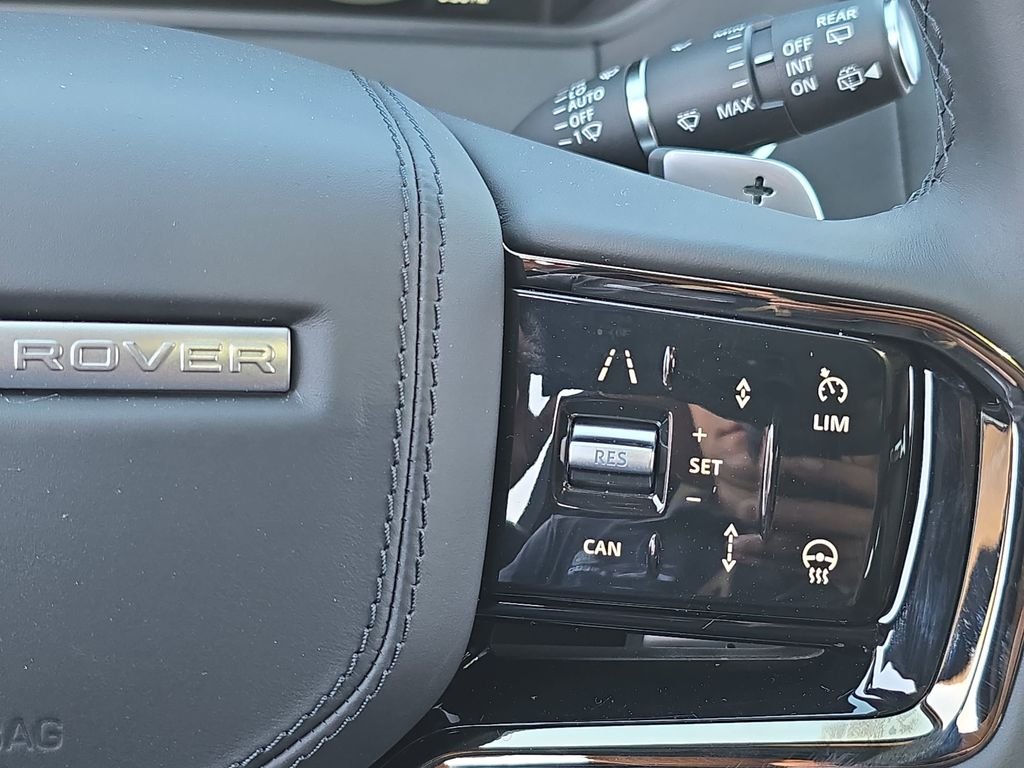 New 2026 Fuji White Land Rover Dynamic SE image 18