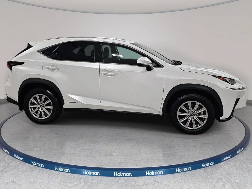 Used 2019 White Lexus 300h image 5