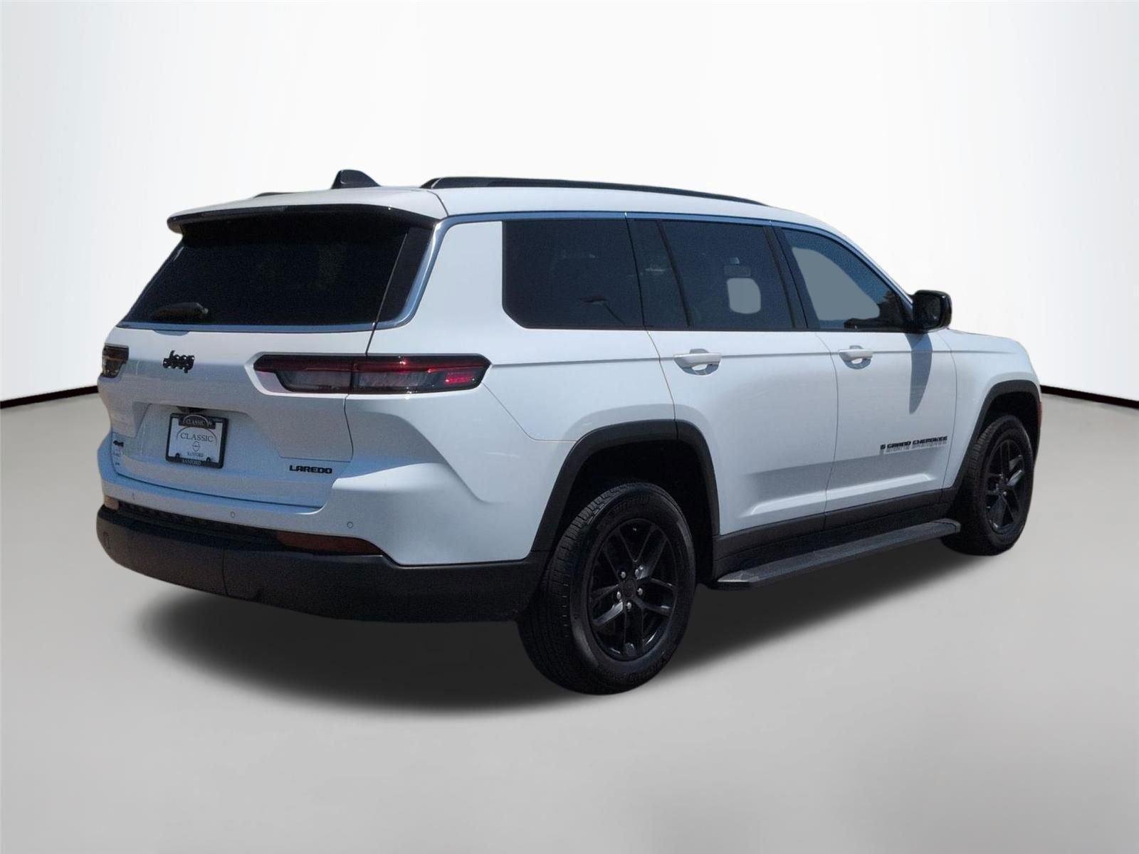 Used 2024 Bright White Clearcoat Jeep Laredo X image 5
