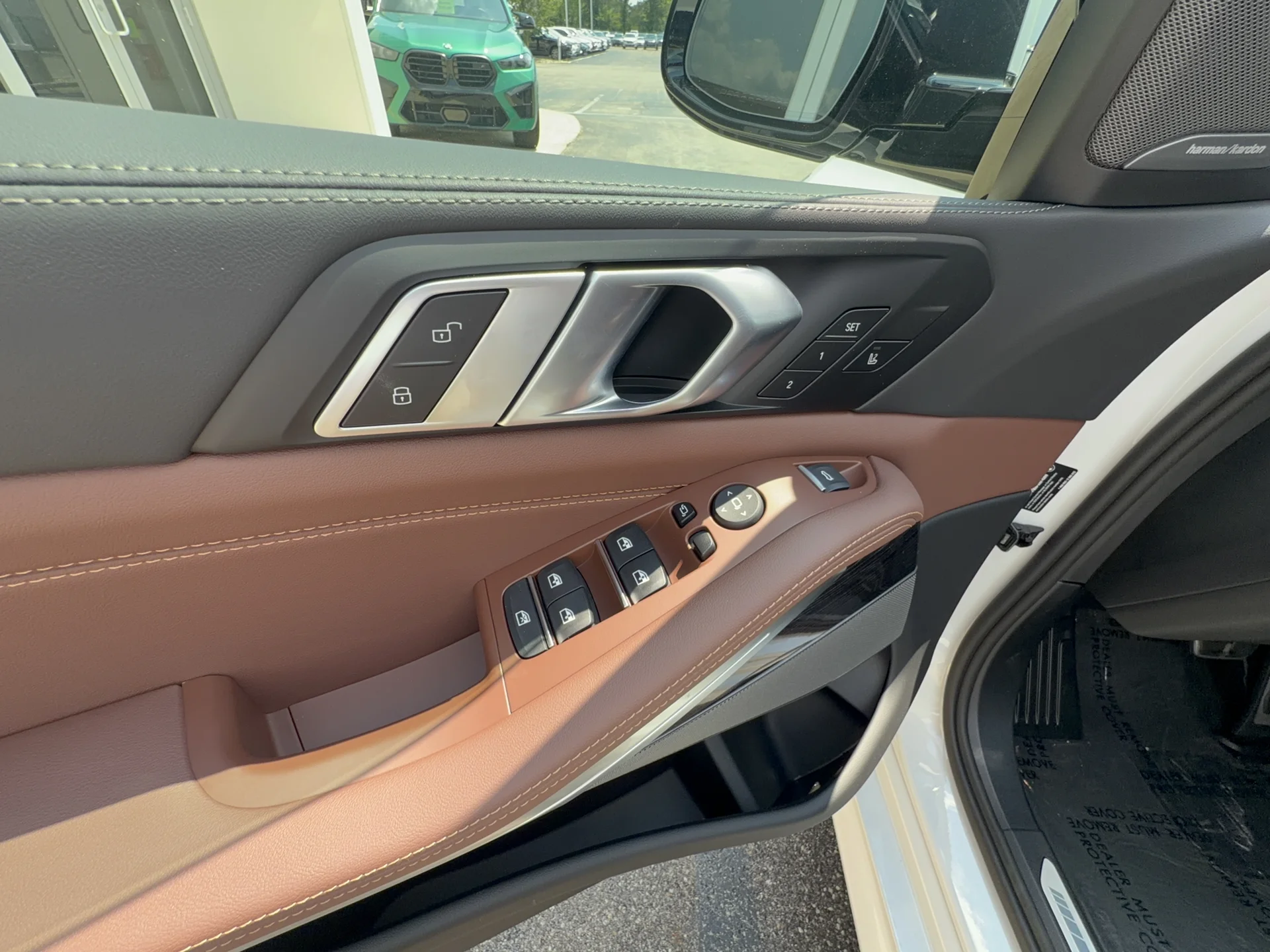 New 2026 Mineral White Metallic BMW xDrive40i image 9