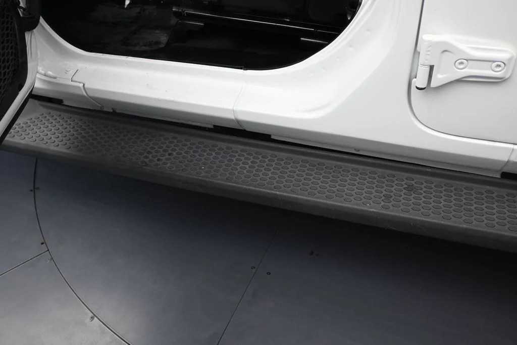 Used 2022 Bright White Clearcoat Jeep Unlimited Sport Altitude image 30