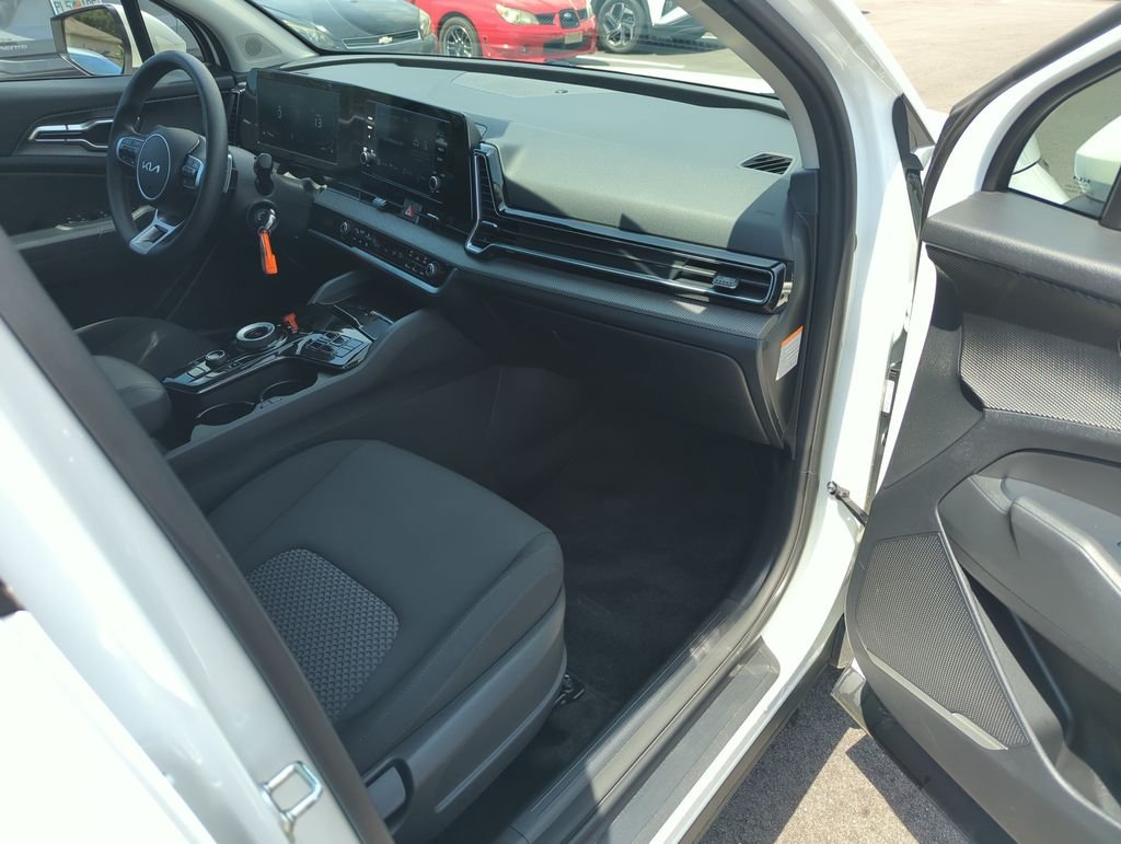 Used 2025 White Kia LX image 34