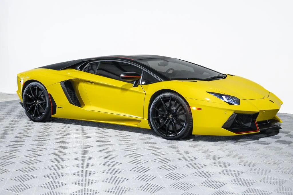 Used 2016 Yellow Lamborghini LP700-4 image 6