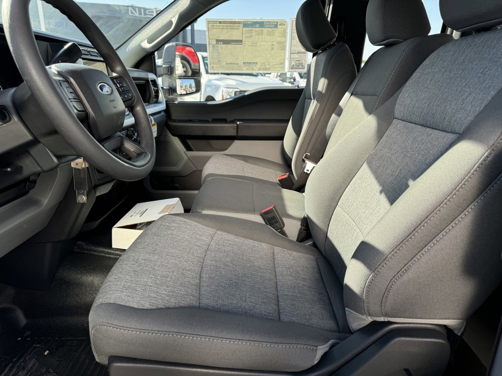 New 2024 Oxford White Ford F-550® XL image 18