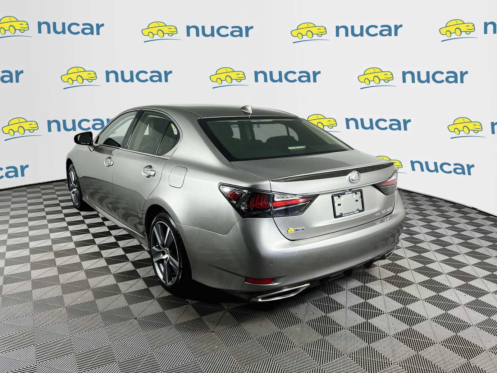 Used 2018 Atomic Silver Lexus  image 5