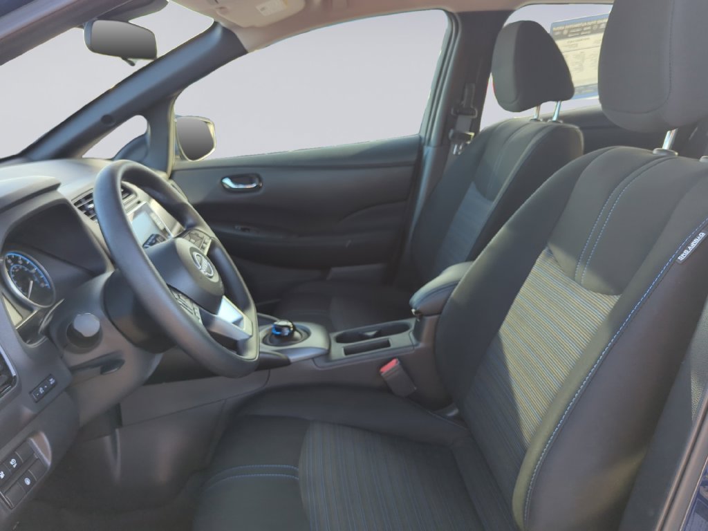 Used 2025 Blue Nissan S image 14