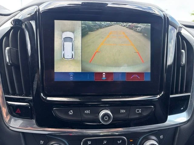 Used 2018 Silver Chevrolet Premier image 11