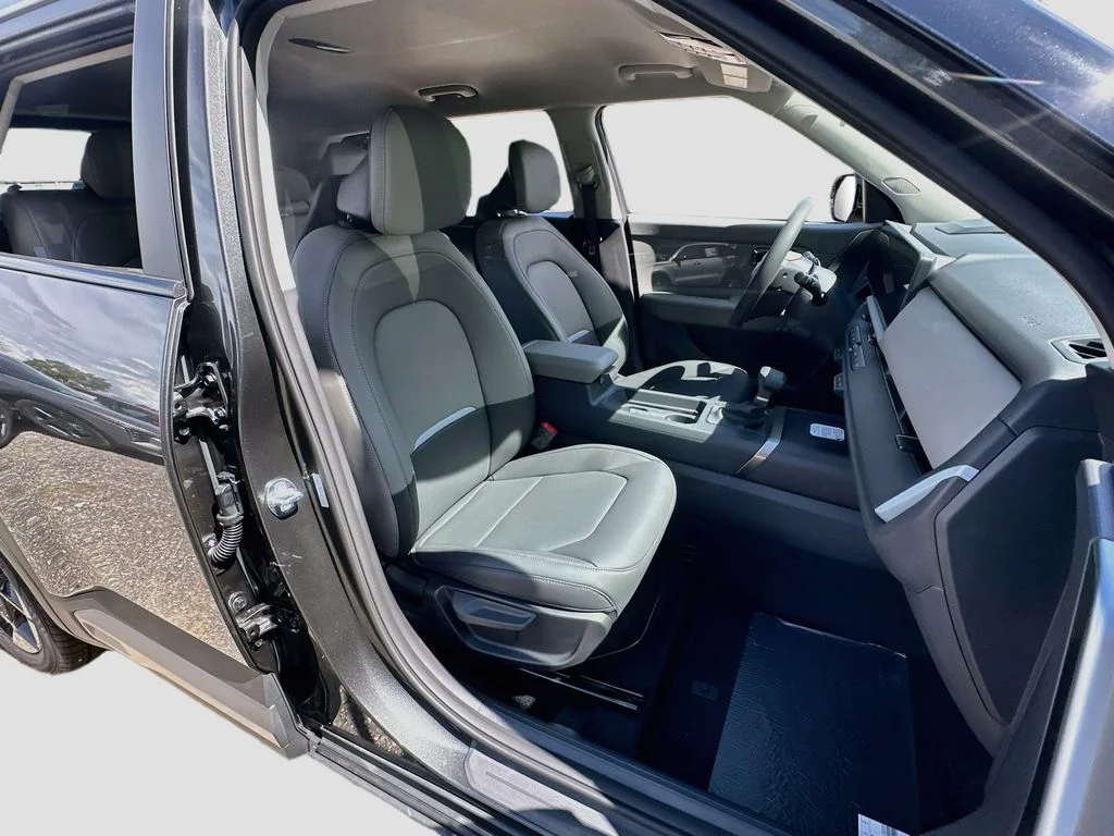 New 2027 Interstellar Gray Kia EX image 26