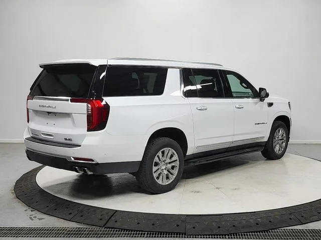 Used 2025 White GMC Denali image 7