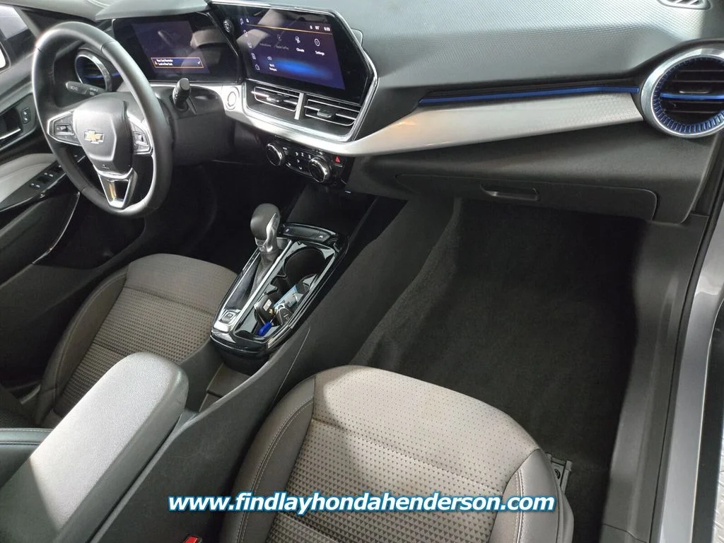 Used 2024 Sterling Gray Metallic Chevrolet LT image 21