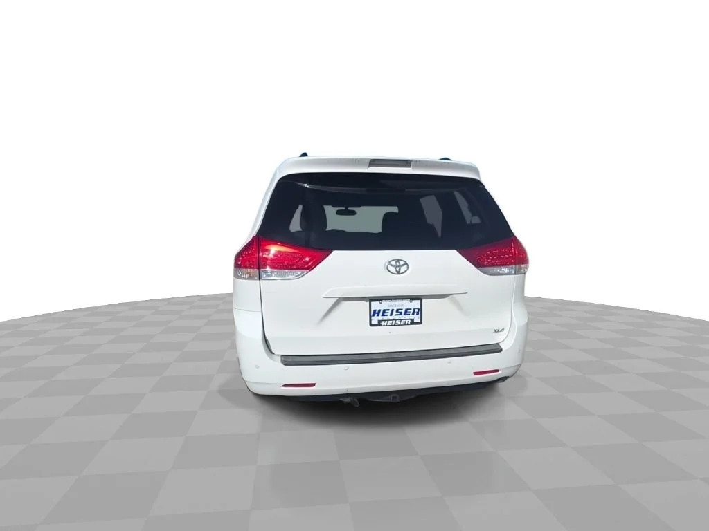 Used 2012 White Toyota XLE image 7