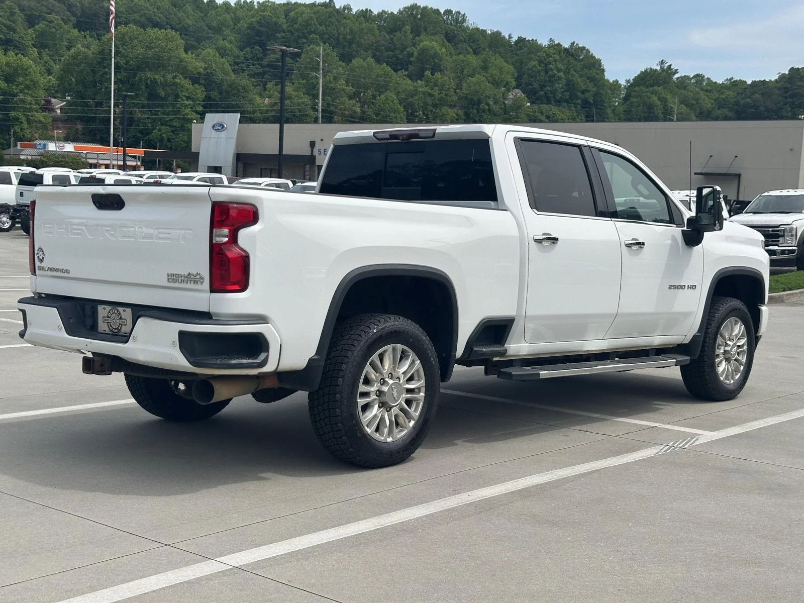 Used 2020 Summit White Chevrolet High Country image 7