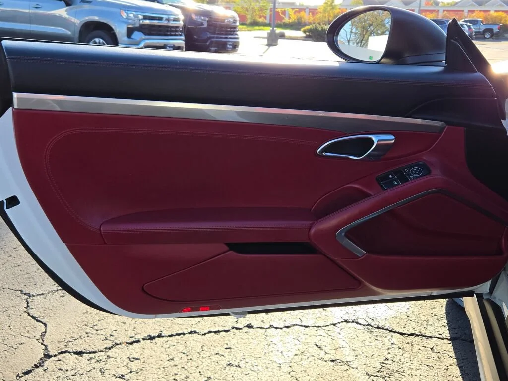 Used 2018 Black Porsche Base image 14