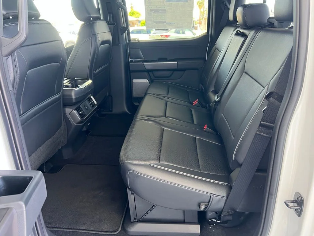 New 2025 Oxford White Ford Lariat® image 17