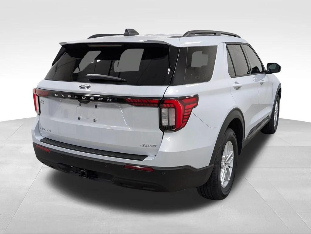 New 2026 Space White Metallic Ford Active image 19