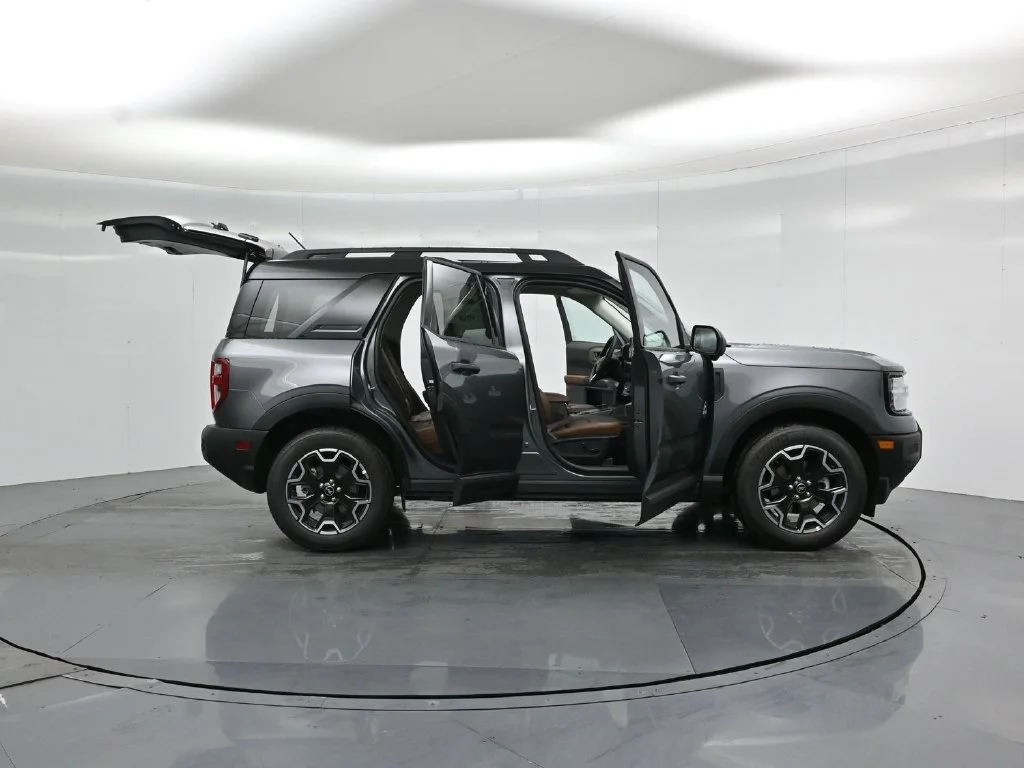 New 2026 Carbonized Gray Metallic Ford Outer Banks image 4