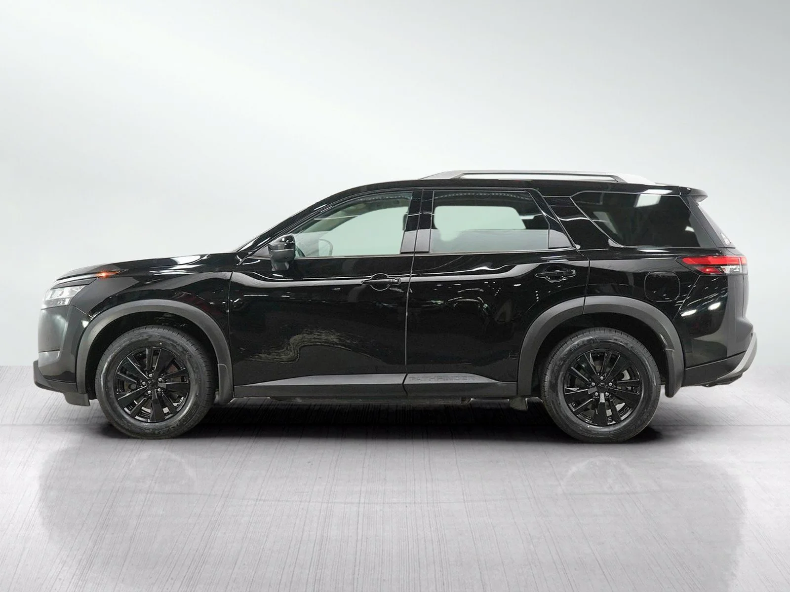 Used 2023 Nissan Pathfinder SL with VIN 5N1DR3CEXPC253783 for sale in Hopkins, Minnesota