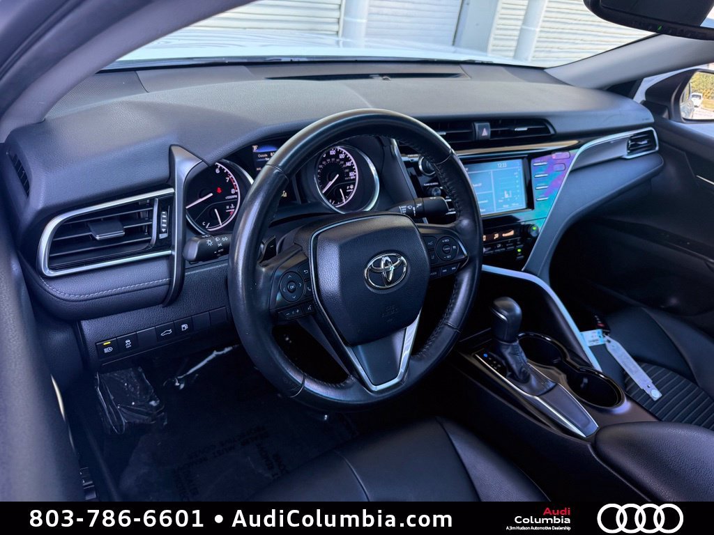 Used 2018 White Toyota SE image 3
