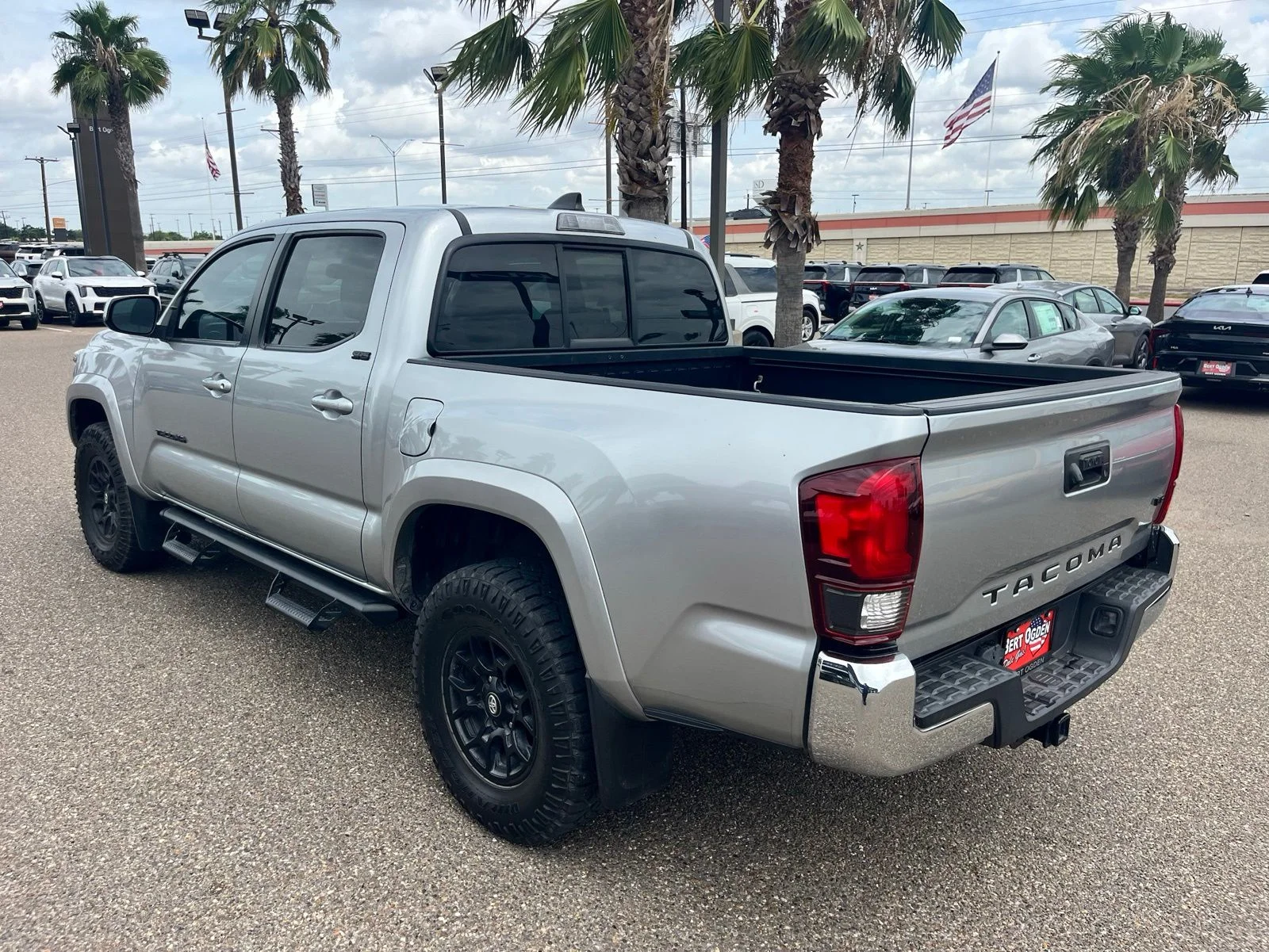Used 2022 Silver Toyota SR5 image 4