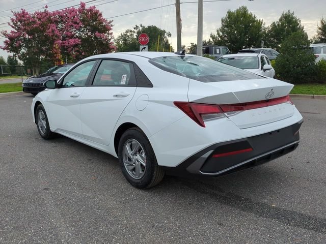 New 2026 White Hyundai SE image 31