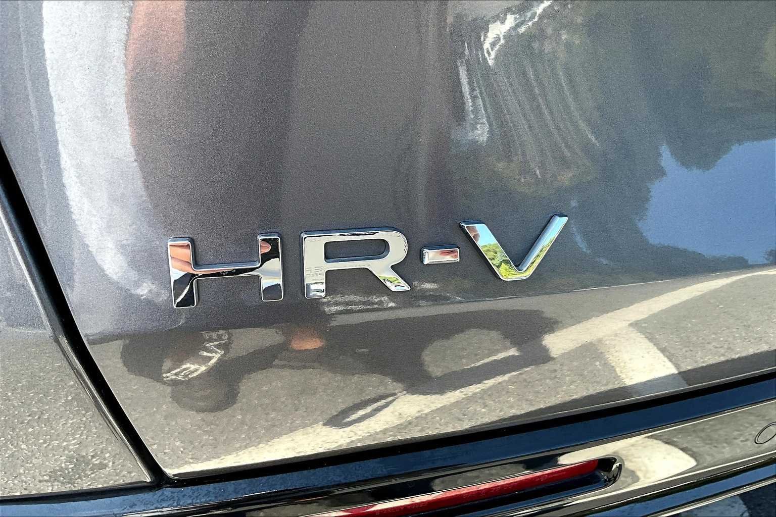Certified Used 2023 Modern Steel Metallic Honda EX-L image 11