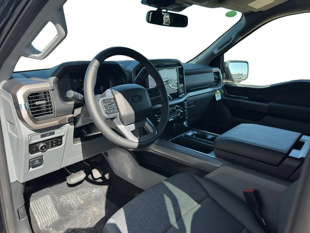 New 2026 Agate Black Metallic Ford XLT image 2