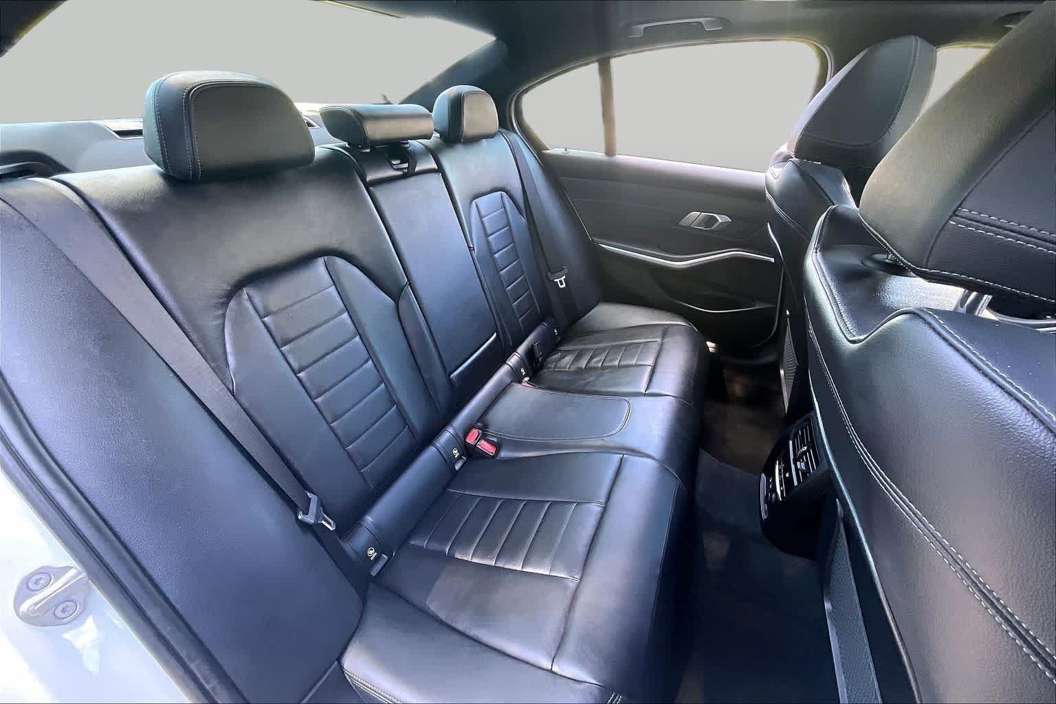 Used 2019 Alpine White BMW 330i xDrive image 19