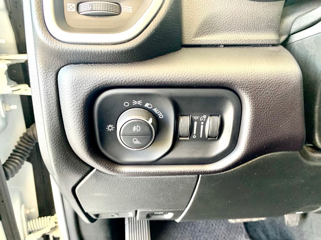 Used 2024 White Ram Laramie image 31