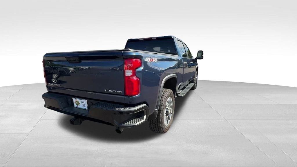 Used 2021 Blue Chevrolet Custom image 7