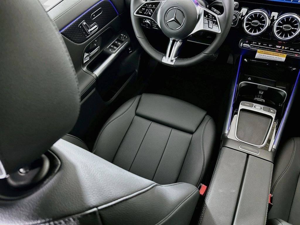 New 2026 Polar White Mercedes-Benz GLA 250 image 22
