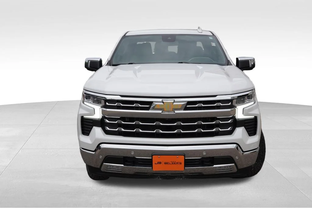Used 2023 Iridescent Pearl Tricoat Chevrolet LTZ image 12