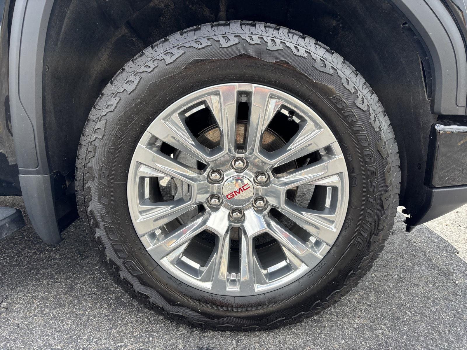Used 2024 Onyx Black GMC Denali image 9