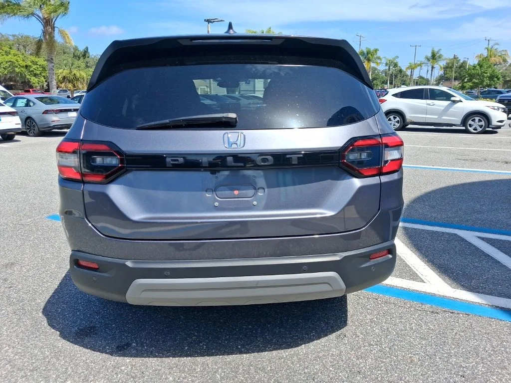 Used 2025  Honda EX-L image 6