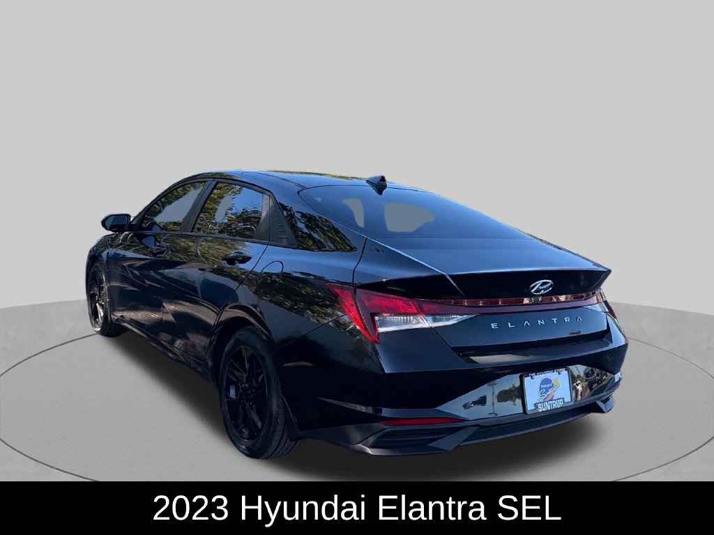 Used 2023 Phantom Black Hyundai SEL image 3