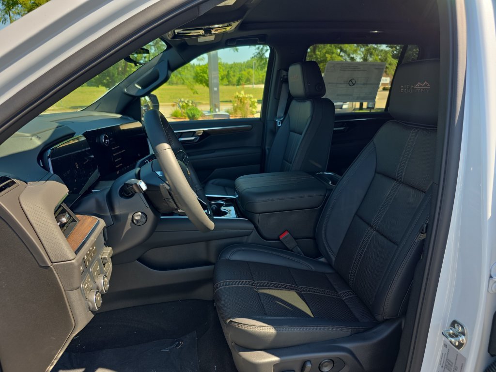 2026 Chevrolet Suburban High Country - Photo 9
