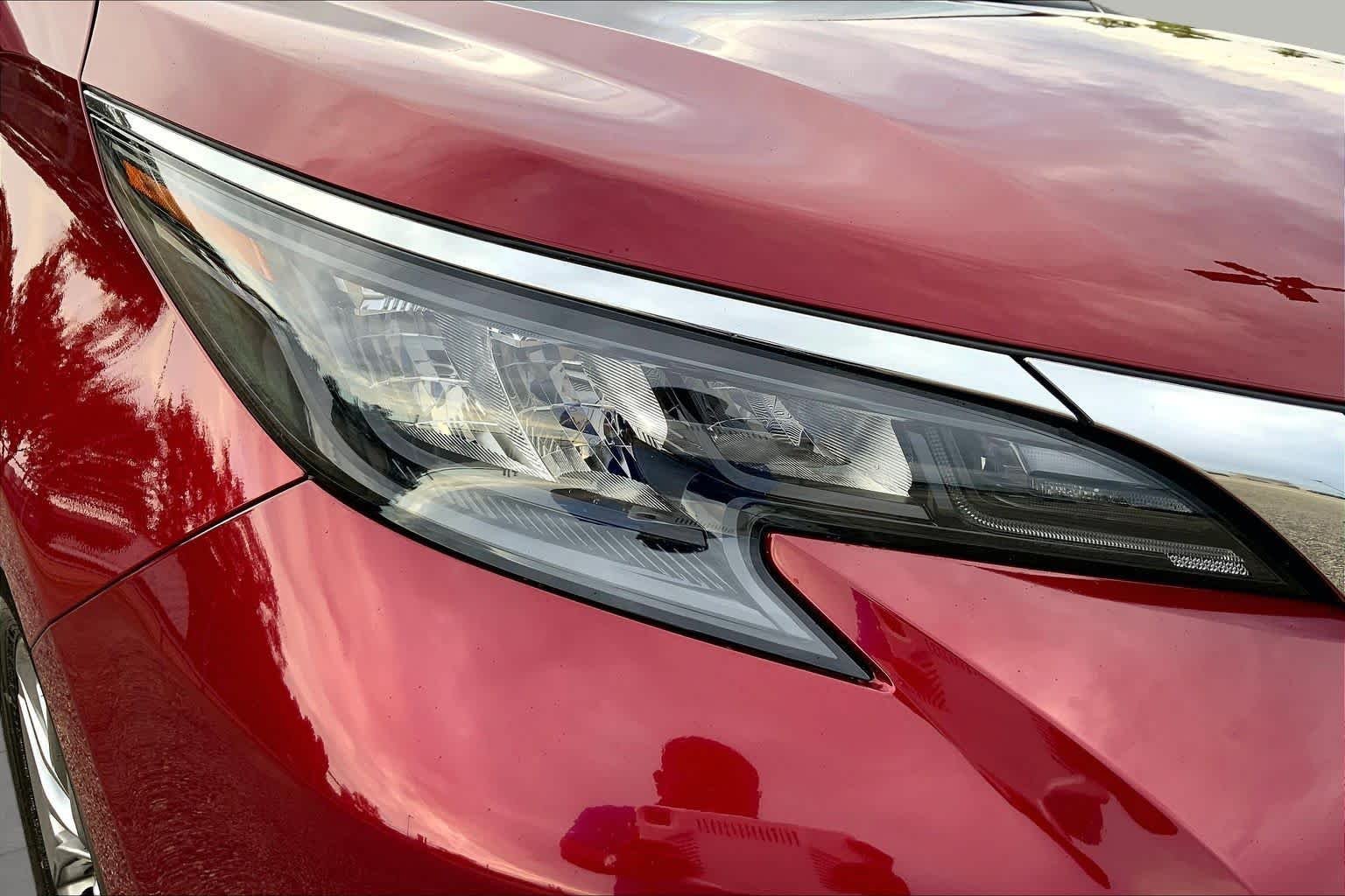 Used 2026 Ruby Flare Pearl Toyota XLE image 27