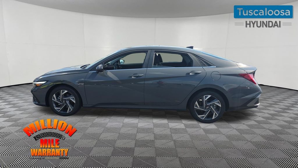 Certified Used 2025 Gray Hyundai SEL Convenience image 4