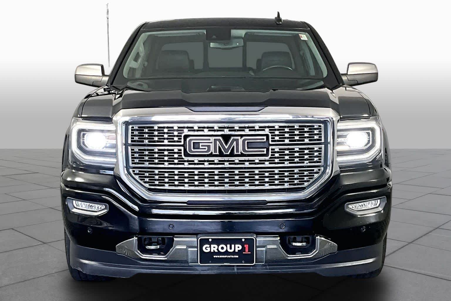 Used 2018 Onyx Black GMC Denali image 4