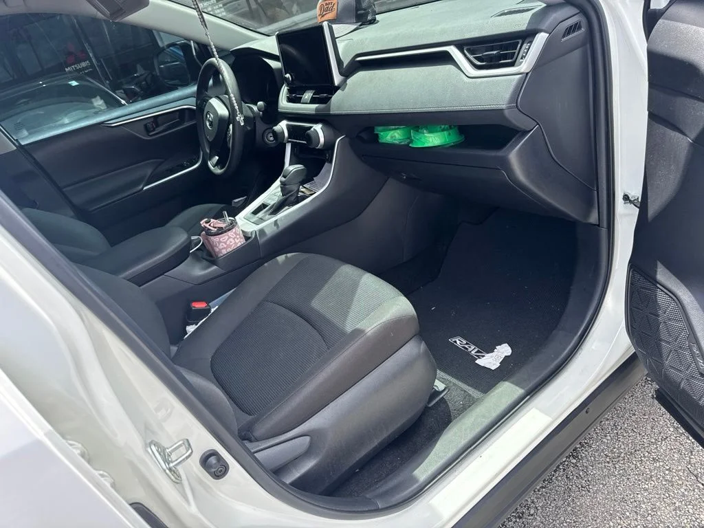 Used 2025 Ice Toyota LE image 12