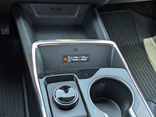 2027 Chevrolet Equinox LT - Photo 23