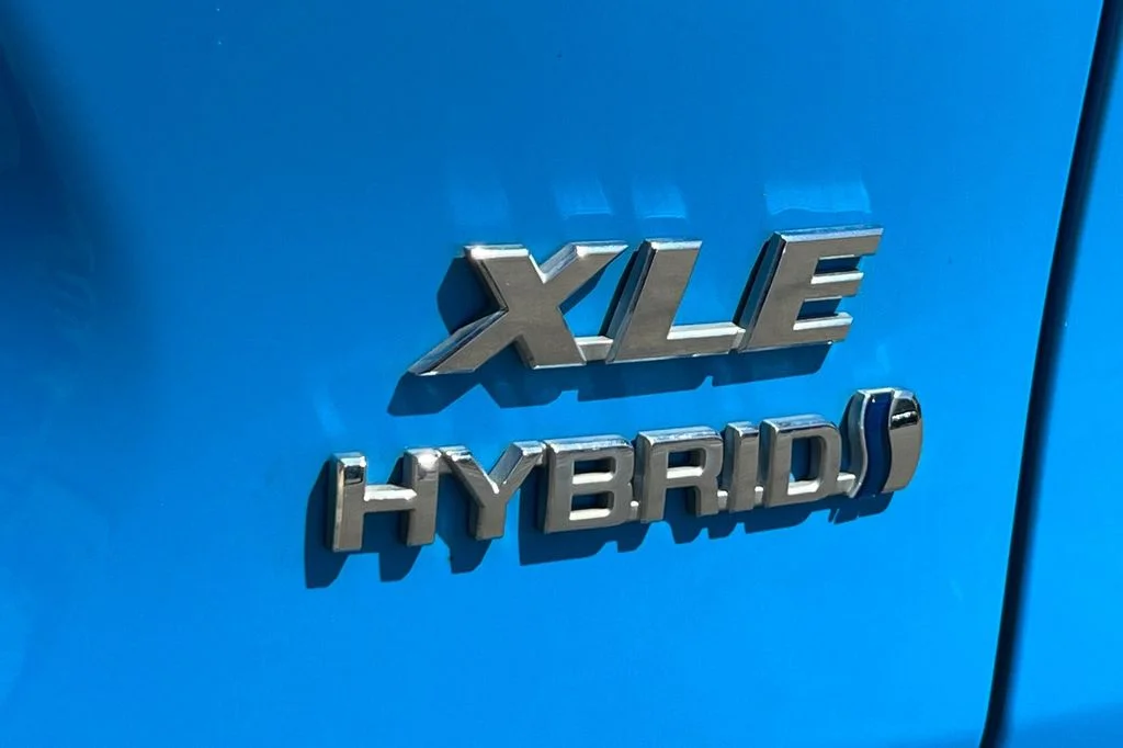 Certified Used 2021 Blue Toyota XLE image 28