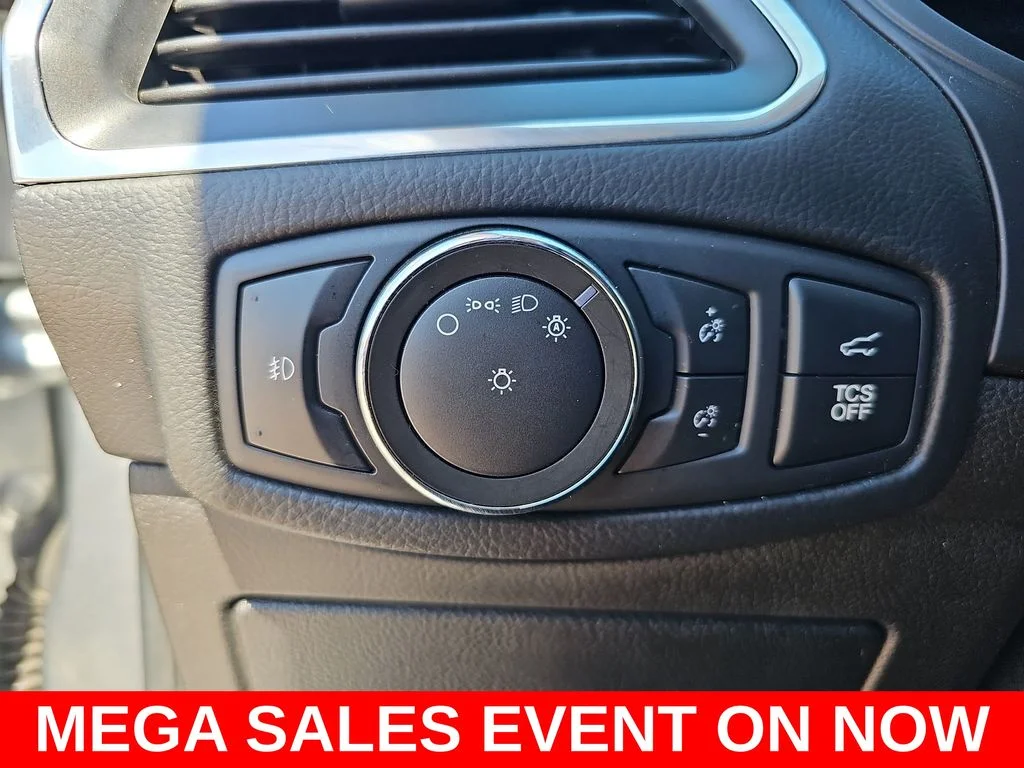 Used 2022 Silver Ford Titanium image 27