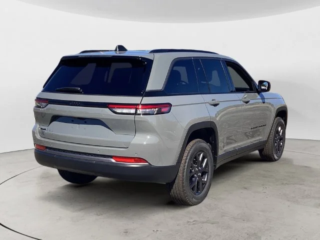 New 2027 Gray Jeep LAREDO ALTITUDE 4X4 image 6