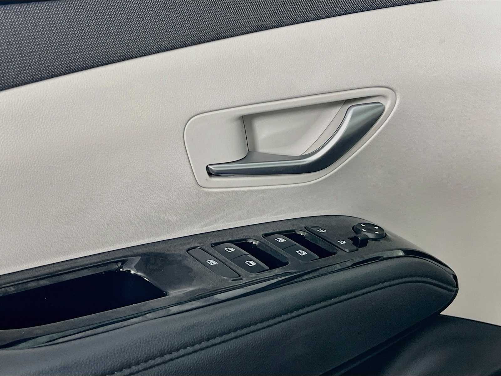 Used 2024 Hampton Gray Hyundai Limited image 18