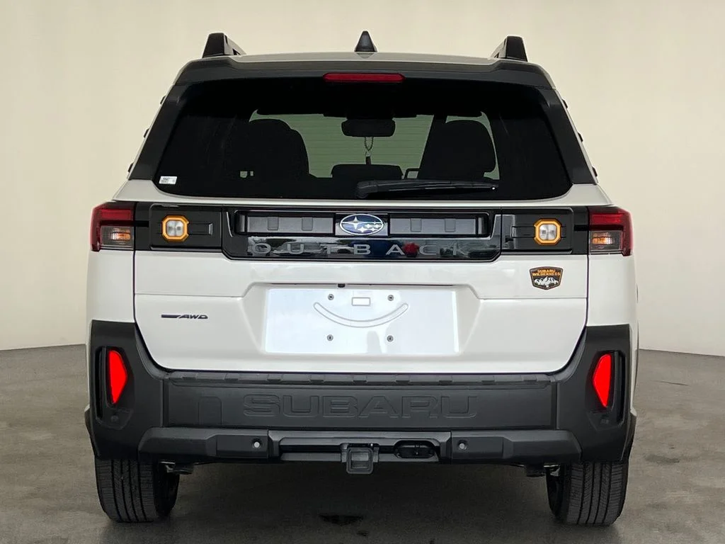 New 2026 CRYSTAL WHITE PEARL Subaru Wilderness image 5